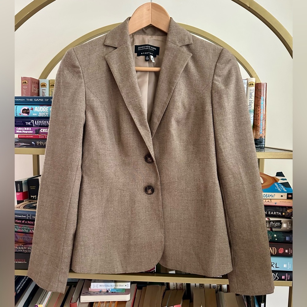 Jones New York Petite Collection Tan Blazer 🧥✨
